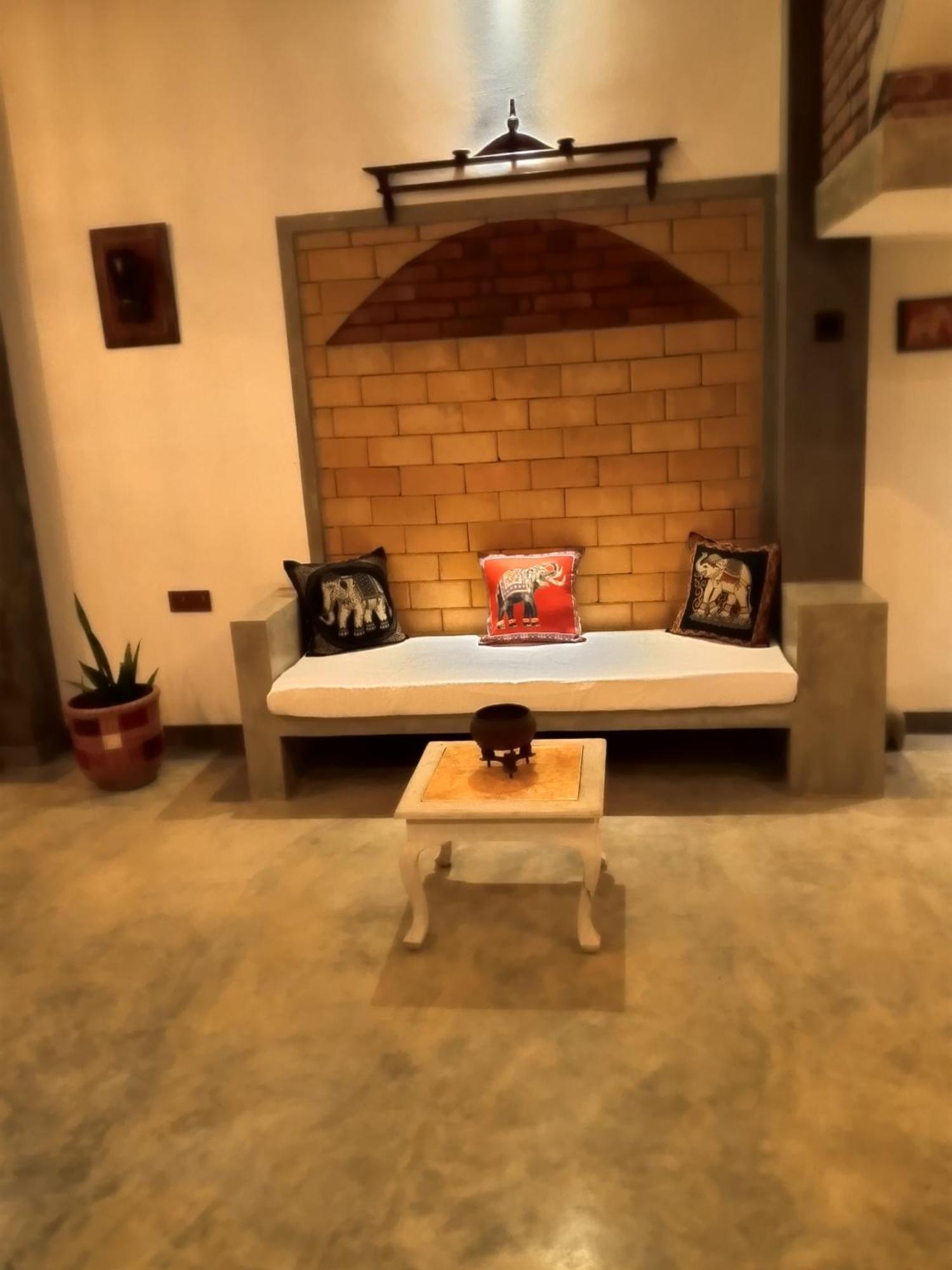 Hotel The Brick Wonder Habaraduwa Central Esterno foto